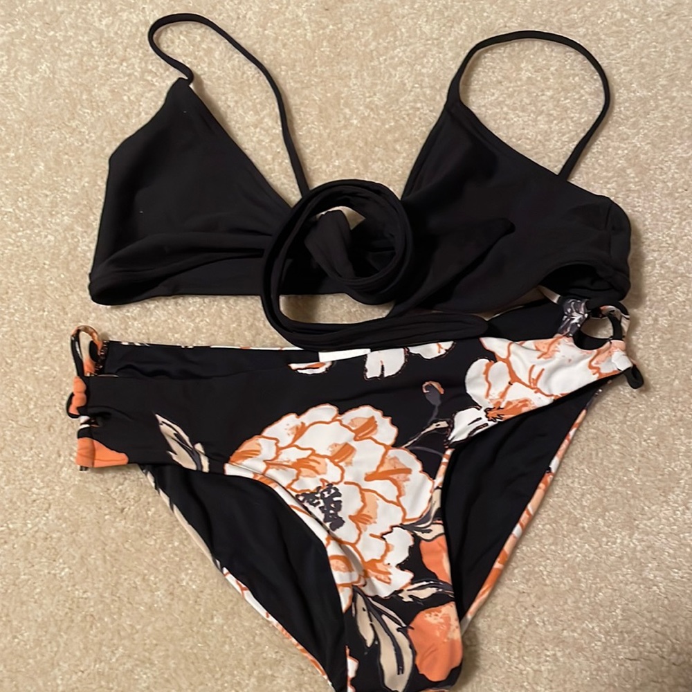 Roxy bikini bottom w/ L space top